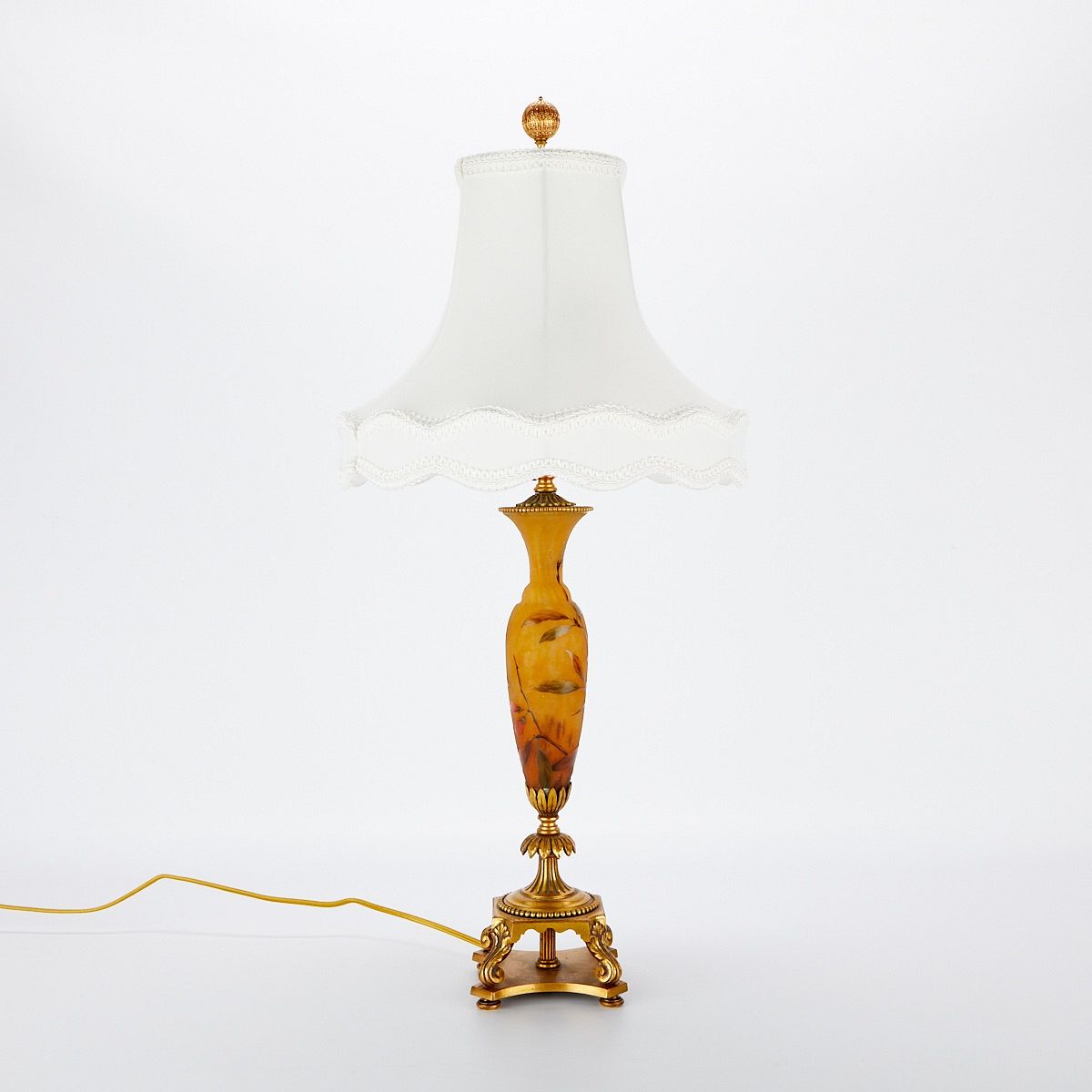 Daum Nancy Cameo Lamp with Flowers