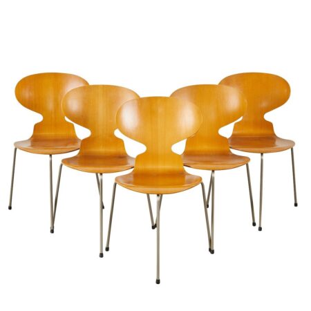 Five Arne Jacobsen Ant Chairs Model 3100