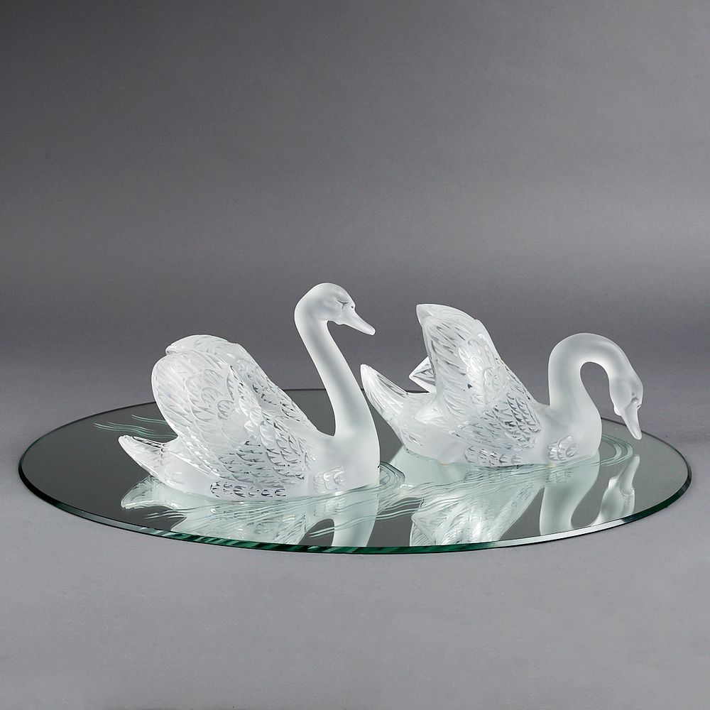 Lalique Crystal Miroir Cygnes Swan Centerpiece