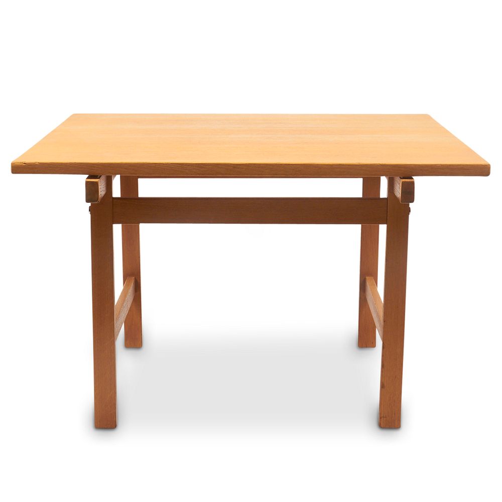 Hans Wegner Mobler Square MCM Table